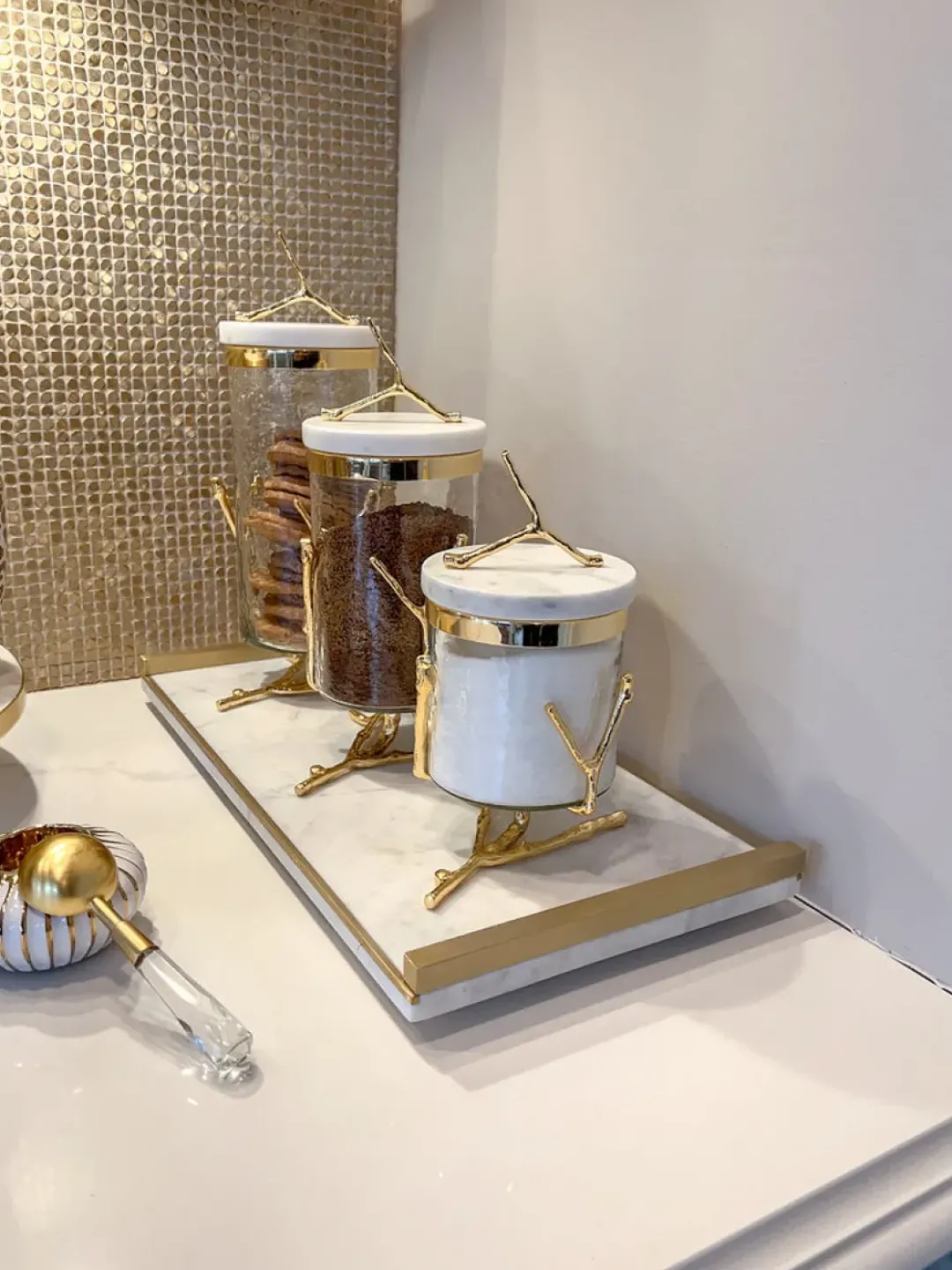 Inspire Me! Home Decor Round Glass Serveware With Metal Base And Handles (2 Colors) KITCHEN Clearance